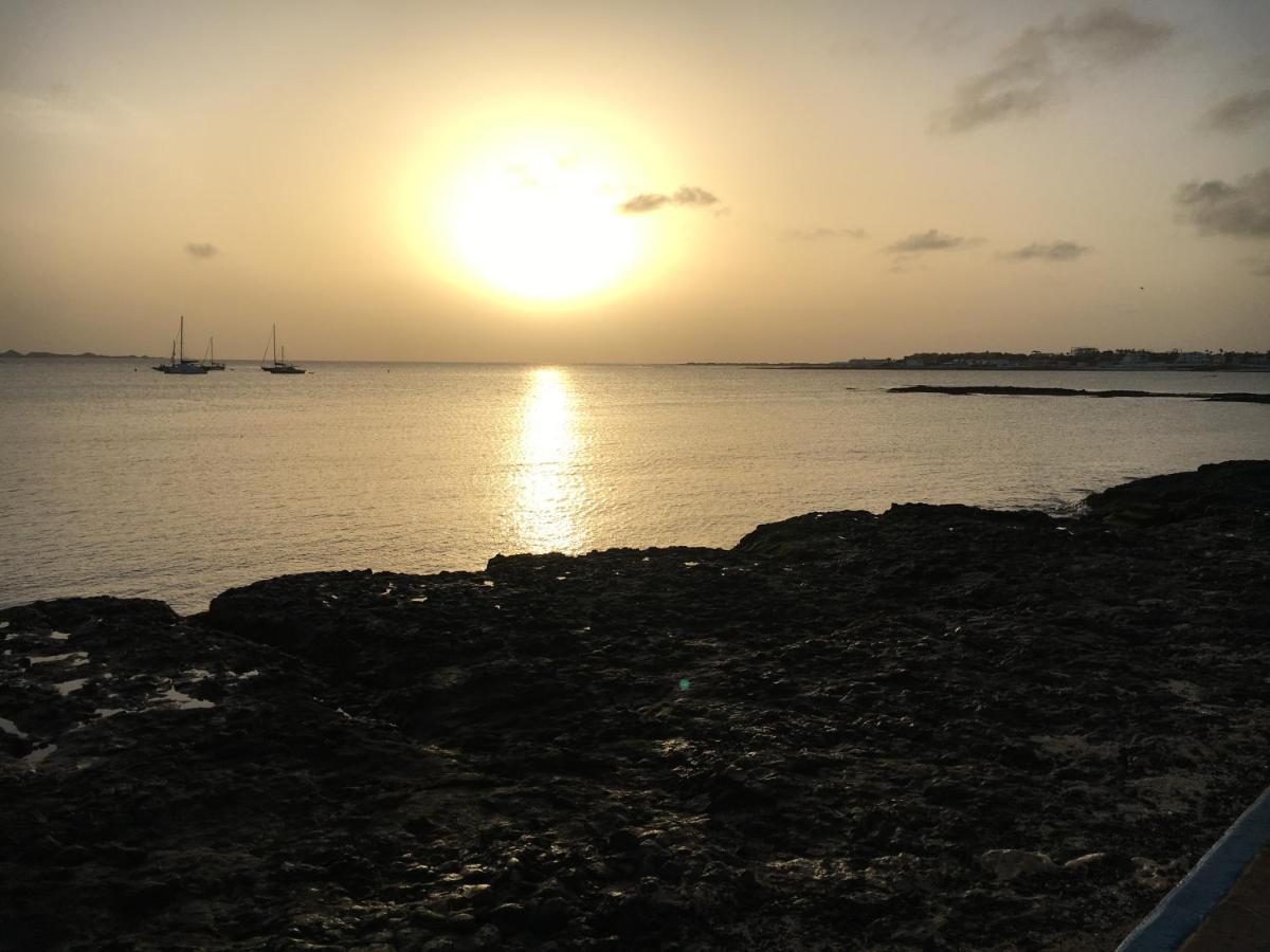 Claro Vandrarhem Corralejo Exteriör bild